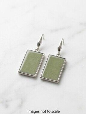 #526 HAND CRAFTED Earrings handcrafted handmade Resin Silver Tone Metalic Green